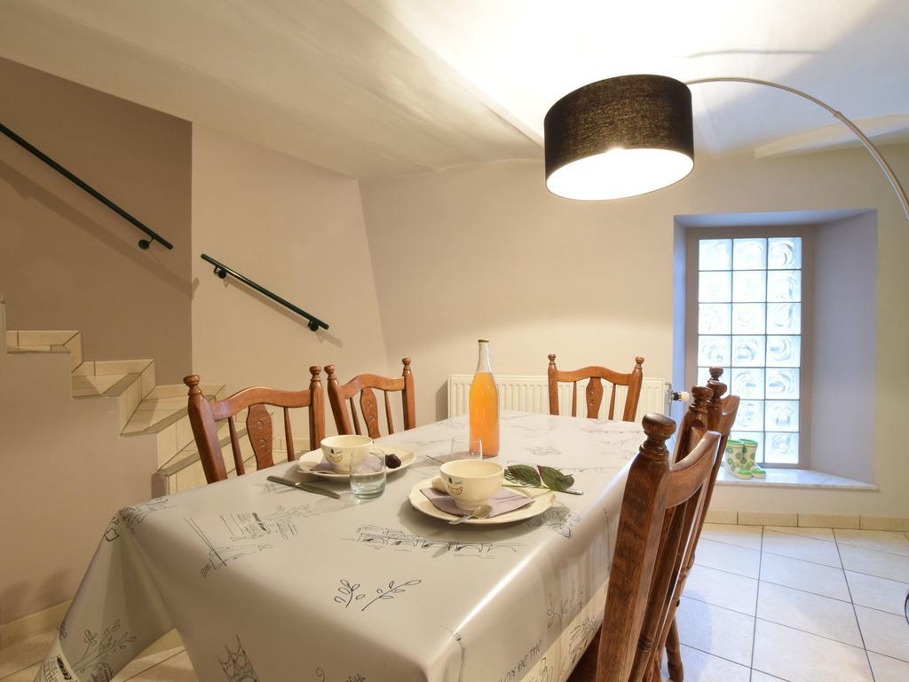 Magnificent Holiday Home In Libin With Barbecue Exteriör bild